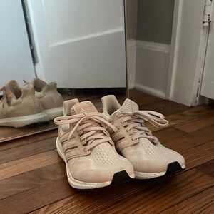 Women's Adidas Ultra-boost | Size 7